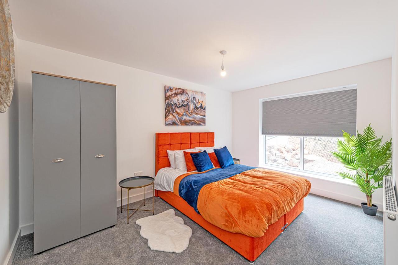 Gospel Heights Luxury Apartments With Parking Heswall Eksteriør bilde