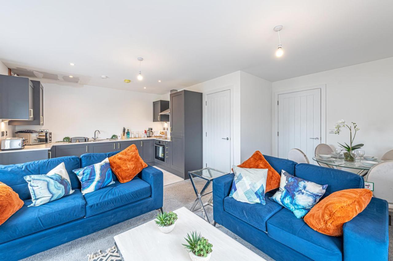 Gospel Heights Luxury Apartments With Parking Heswall Eksteriør bilde