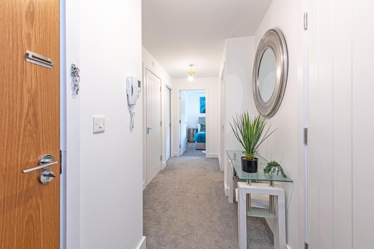 Gospel Heights Luxury Apartments With Parking Heswall Eksteriør bilde