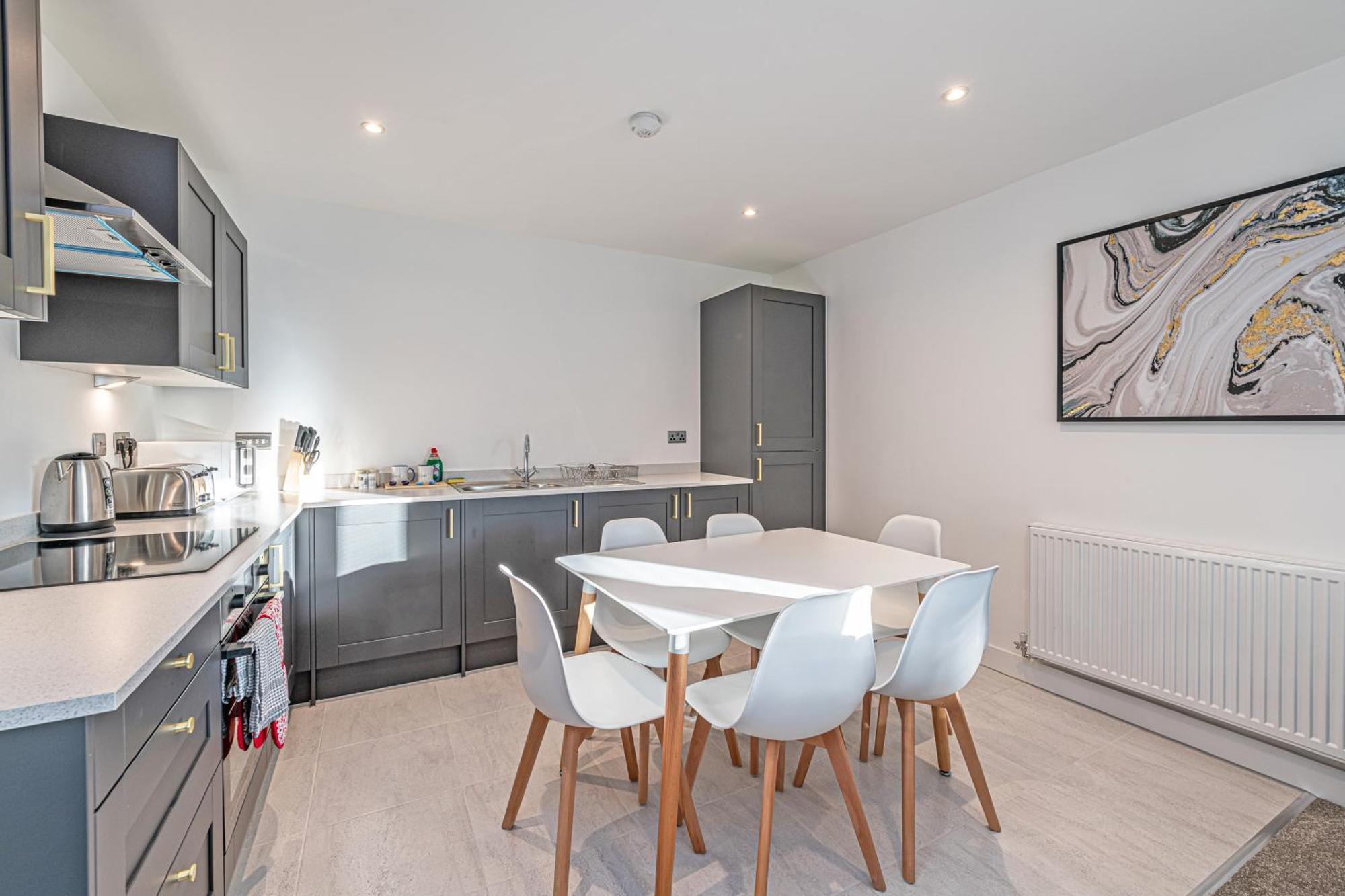 Gospel Heights Luxury Apartments With Parking Heswall Eksteriør bilde