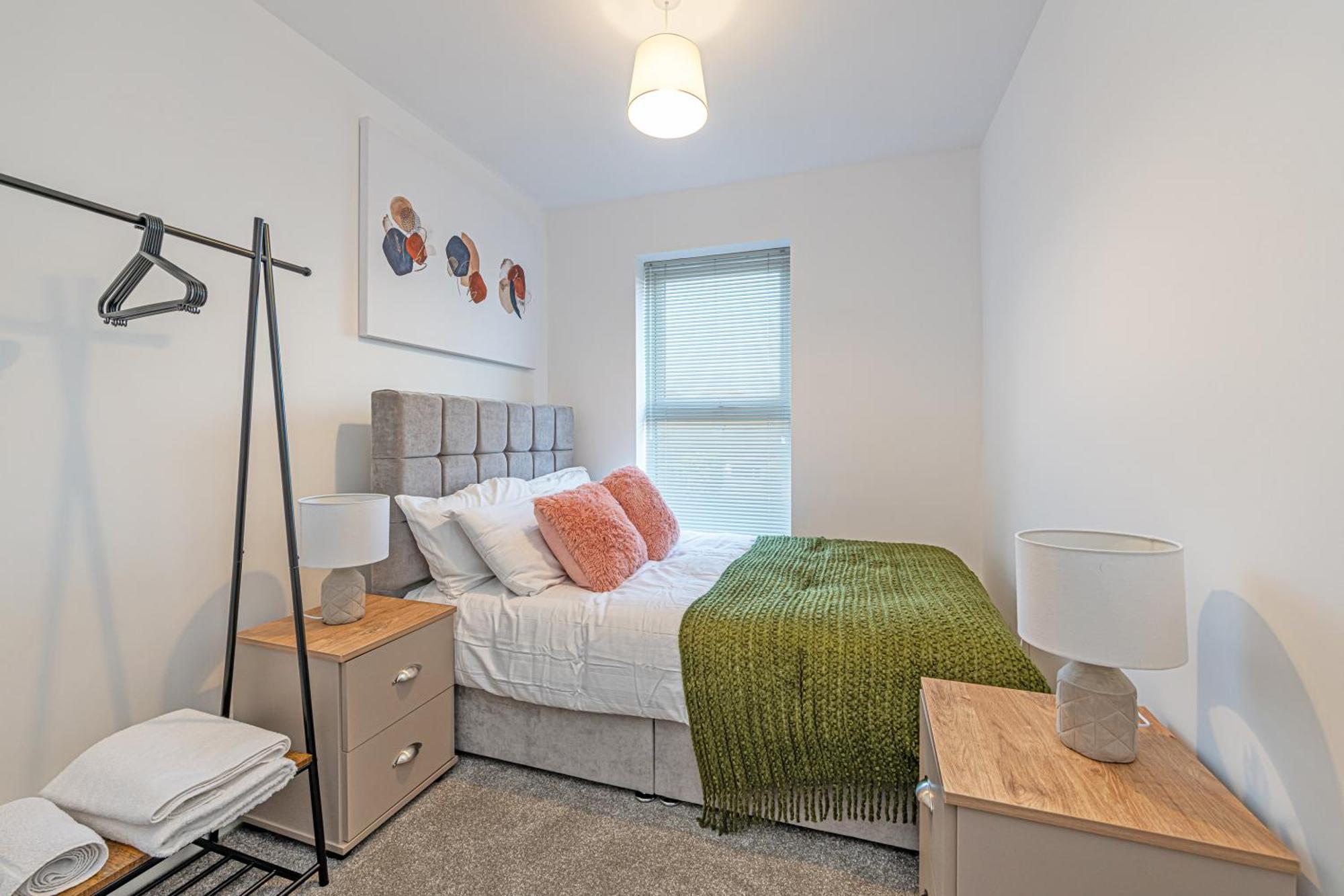 Gospel Heights Luxury Apartments With Parking Heswall Eksteriør bilde