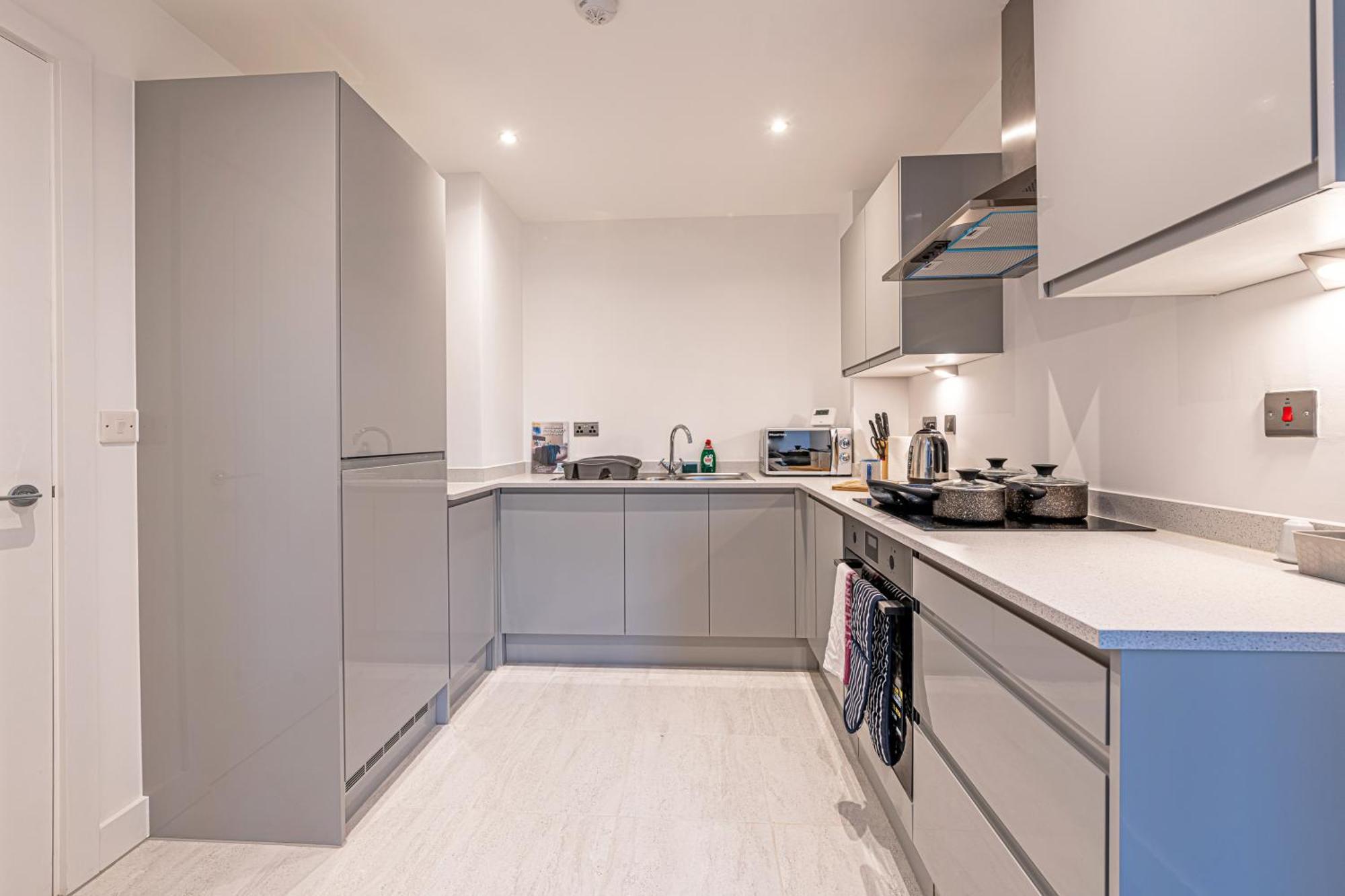 Gospel Heights Luxury Apartments With Parking Heswall Eksteriør bilde