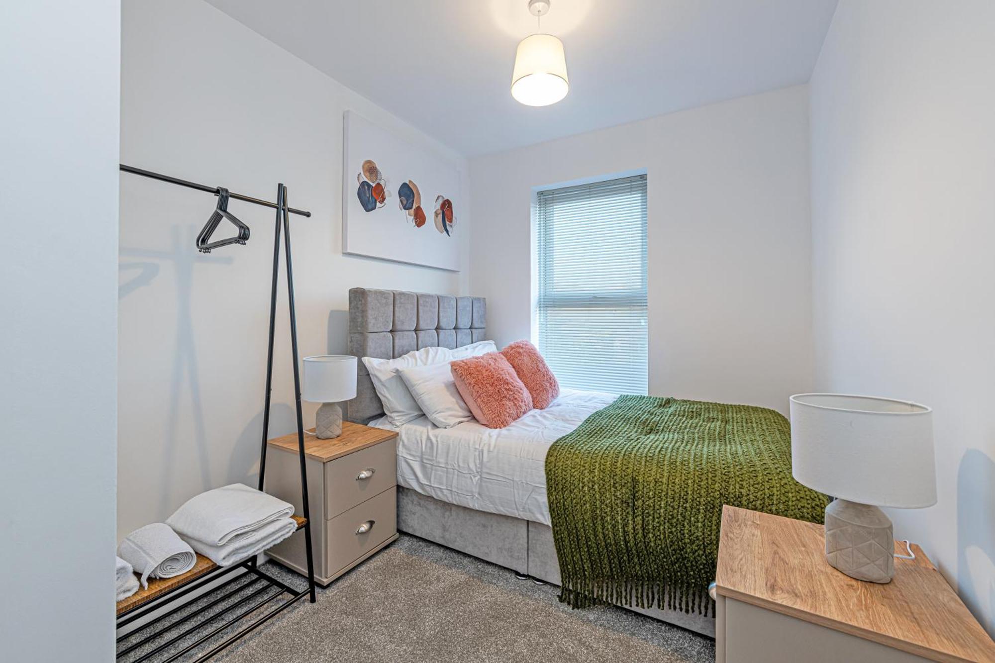 Gospel Heights Luxury Apartments With Parking Heswall Eksteriør bilde