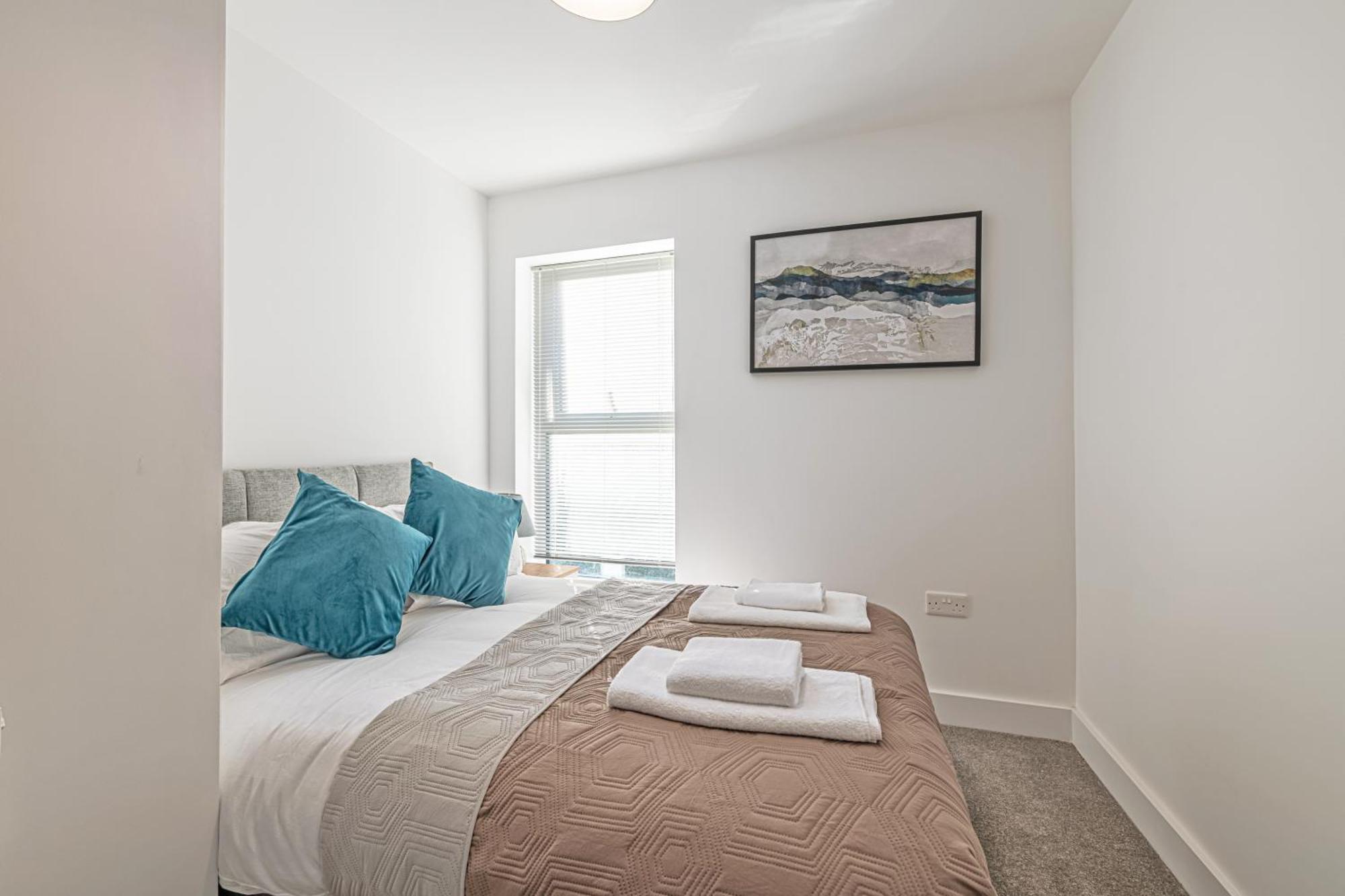 Gospel Heights Luxury Apartments With Parking Heswall Eksteriør bilde